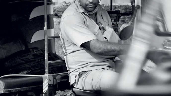 कठिन सवारी: मधुरेश कुमार सिंह, 35 वर्ष, ऑटो-रिक्शा चालक, मुंबई