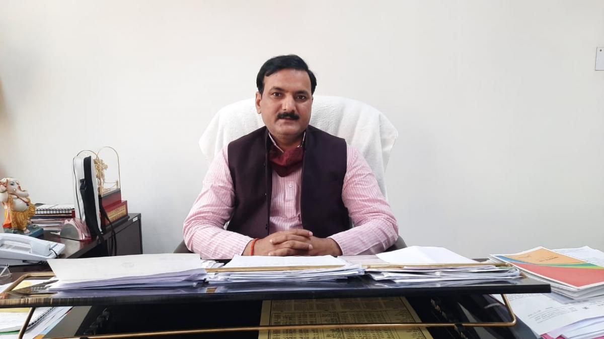 बेसिक शि‍क्षा विभाग के राज्य मंत्री (स्वतंत्र प्रभार) सतीश चंद्र द्व‍िवेदी