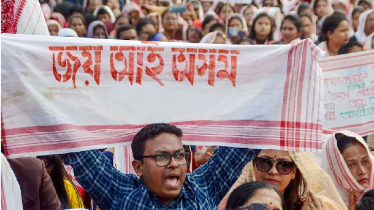 असम में दिसंबर, 2019 में सीएए विरोधी एक प्रदर्शन (फोटोः पीटीआइ)