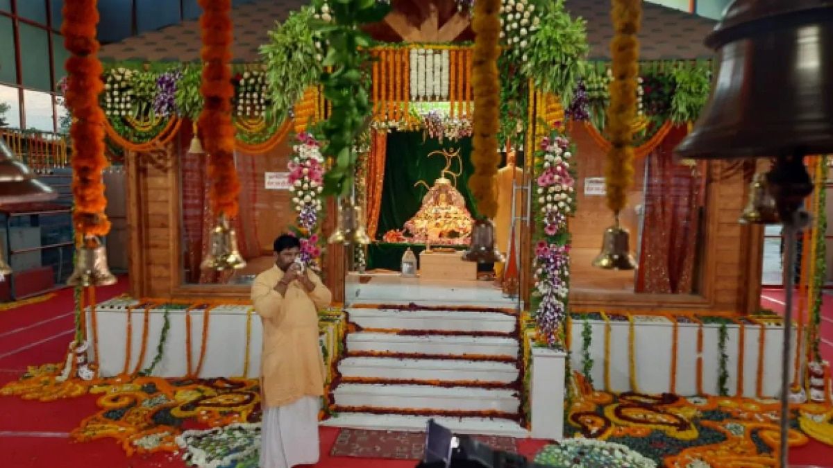 अयोध्या में राम जन्मभूमि पर अस्थायी राम मंदिर