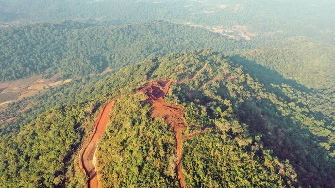 हरित क्षेत्र छत्तीसगढ़ के बालोद जिले में वन से ढकी कलवार नागुर की पहाड़ियां