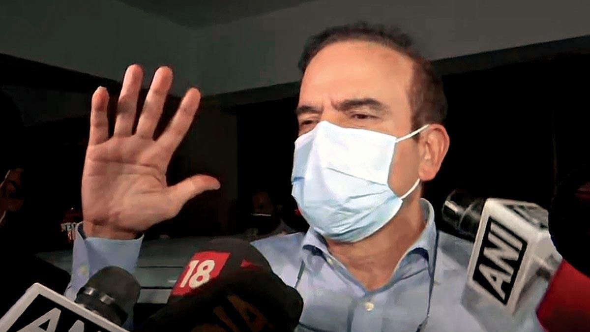 सवाल से सामना मुंबई में 25 नवंबर को पुलिस की पूछताछ के बाद मीडिया से मुखातिब परमबीर सिंह