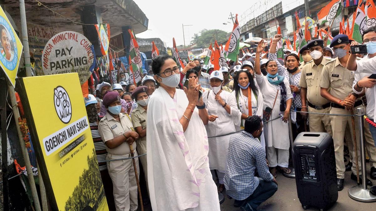यहां भी दस्तक! टीएमसी नेता और पश्चिम बंगाल की मुख्यमंत्री ममता बनर्जी दो बार गोवा का दौरा कर चुकी हैं