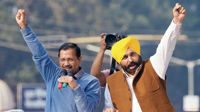 जोरदार आगाज केजरीवाल और भावी मुख्यमंत्री भगवंत मान पटियाला की एक प्रचार रैली में
