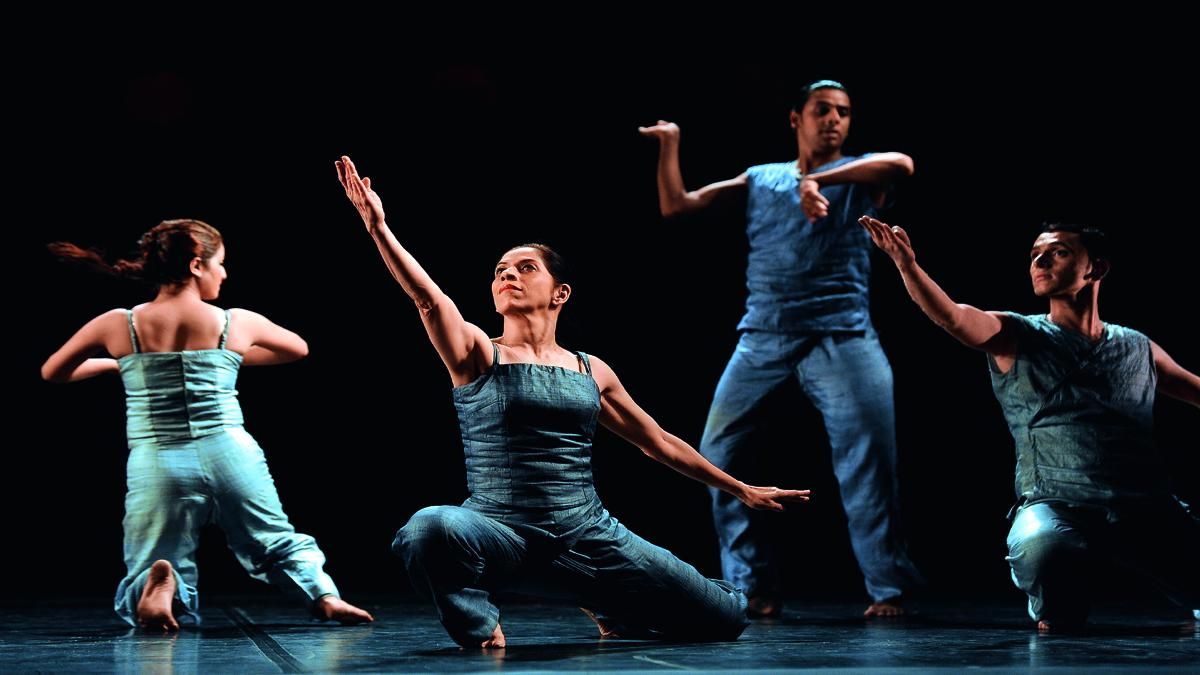 बदलती मुद्रा : एडिनबरा इंटरनेशनल फेस्टिवल, 2012 में अदिति मंगलदास डांस कंपनी.