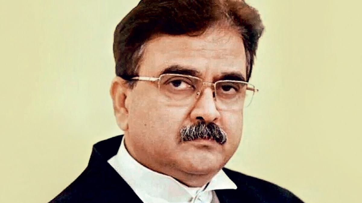 अभिजित गांगुली, 60 वर्ष, कलकत्ता हाइकोर्ट के न्यायाधीश