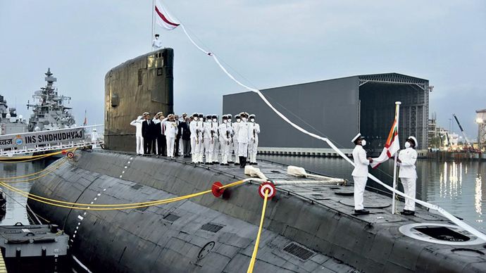 गौरवशाली विदाई : रूसी मूल की पनडुब्बी आइएनएस सिंधुध्वज को 35 सालों की सेवा के बाद हाल ही में बेड़े से हटाया गया है