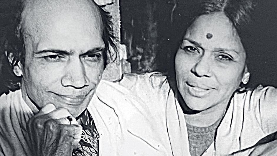 नृत्य की साझा जमीन एम.के. सरोजा (दाएं) अपने पति मोहन खोकर के साथ