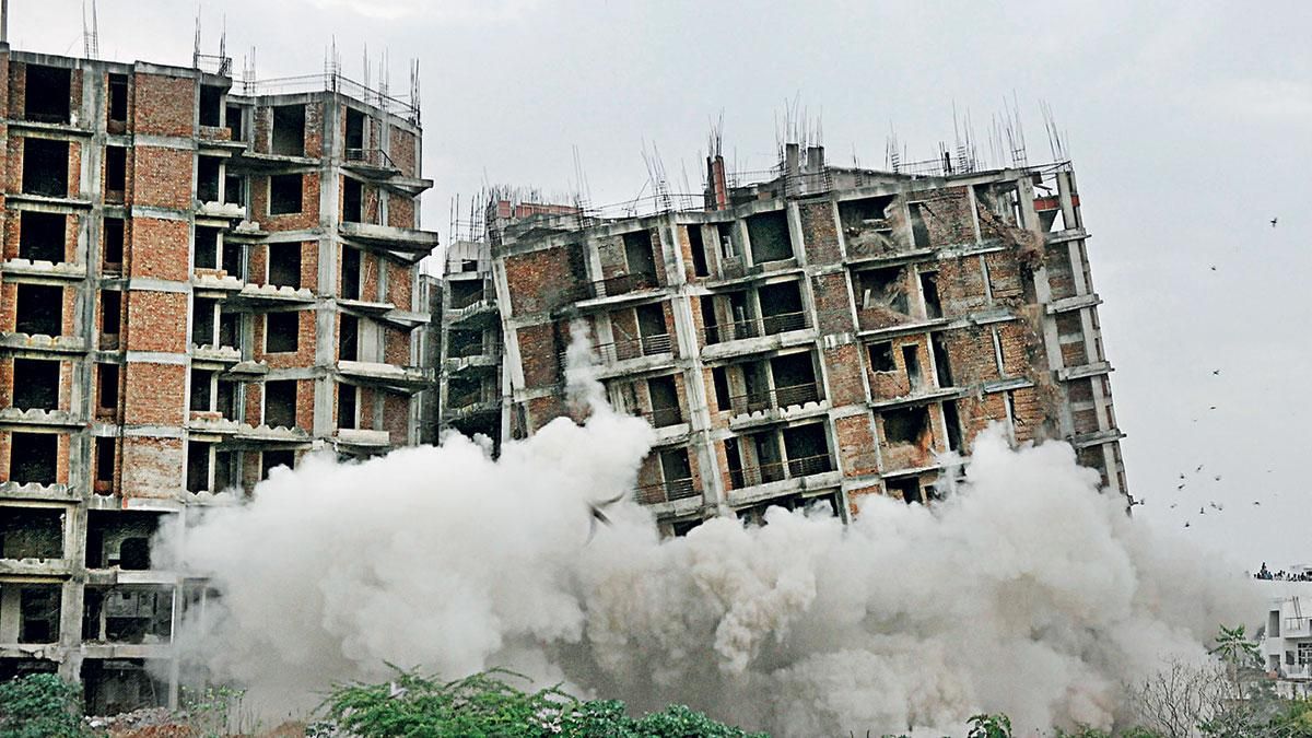 अवैध निर्माण पर प्रहार : सितंबर 2012 में जयपुर के अमानीशाह नाले के नजदीक बने तीन टॉवरों को विस्फोट से उड़ाया गया