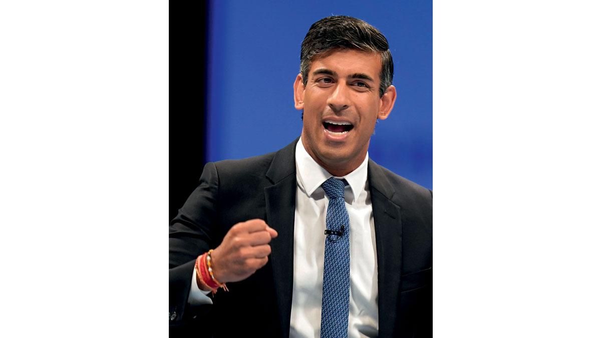 दिखाएंगे दम : ऋषि सुनक कंजर्वेटिव पार्टी के नेता बनने के लिए अपने अभियान के दौरान 23 अगस्त को एक जगह भाषण देते हुए