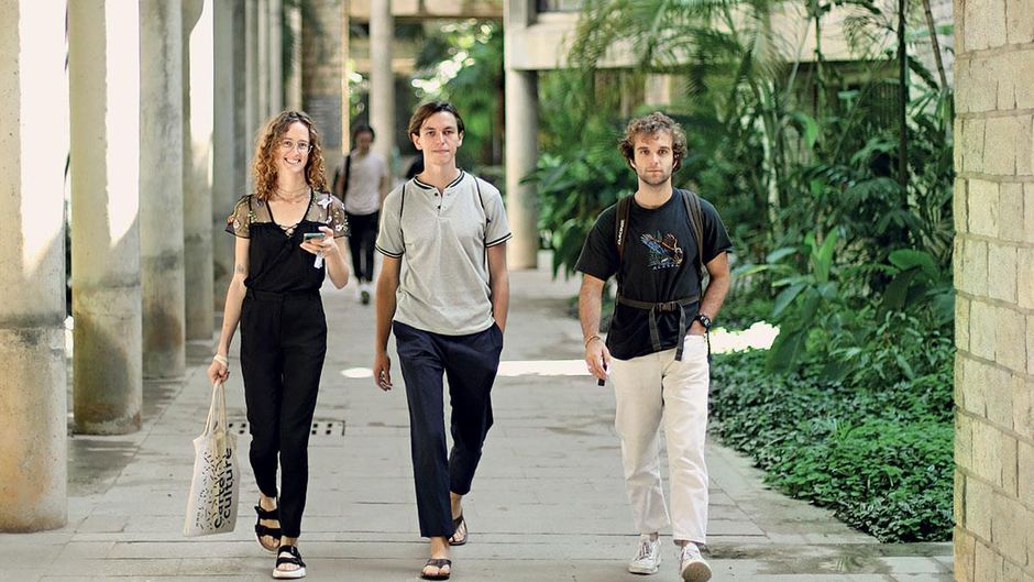 वैश्विक माहौल : आइआइएम-बी के कैंपस में विदेशी विद्यार्थी