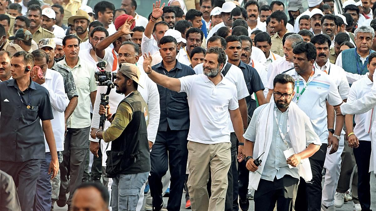 भारत जोड़ो यात्रा के दौरान राहुल गांधी