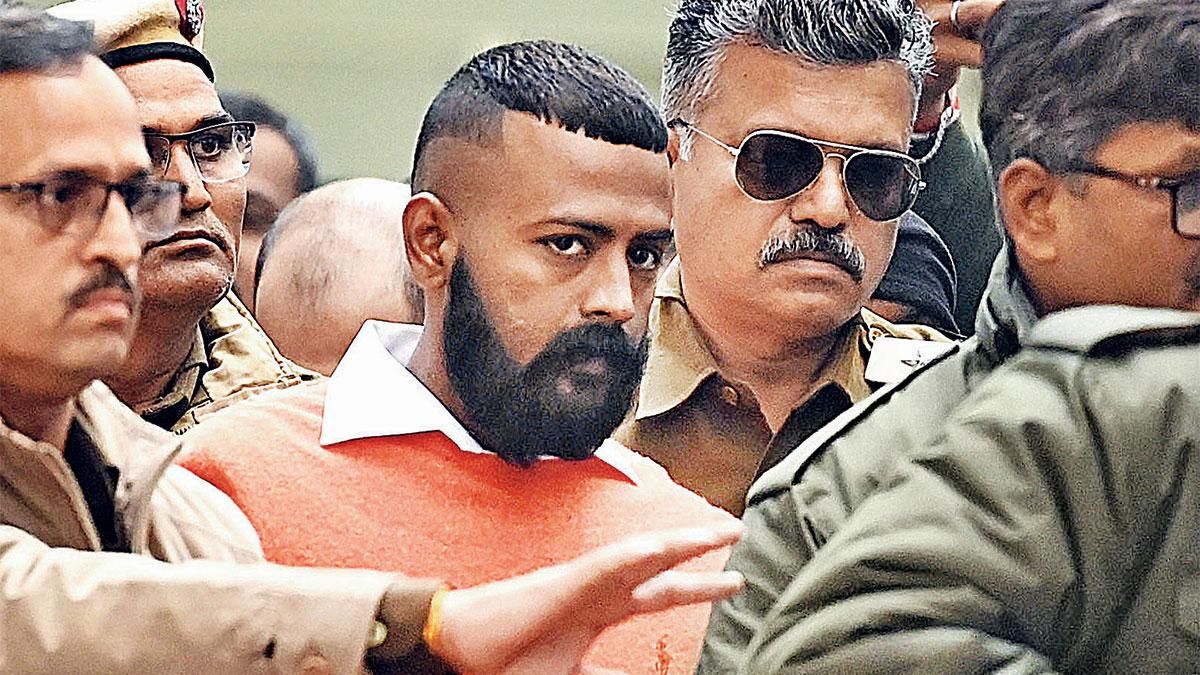 सुकेश चंद्रशेखर, ठगविद्याधारी