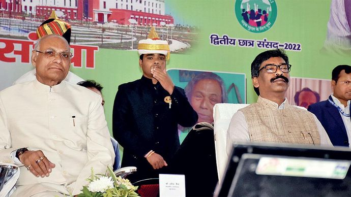 असहज शांति: झारखंड के राज्यपाल रमेश बैस और मुख्यमंत्री हेमंत सोरेन