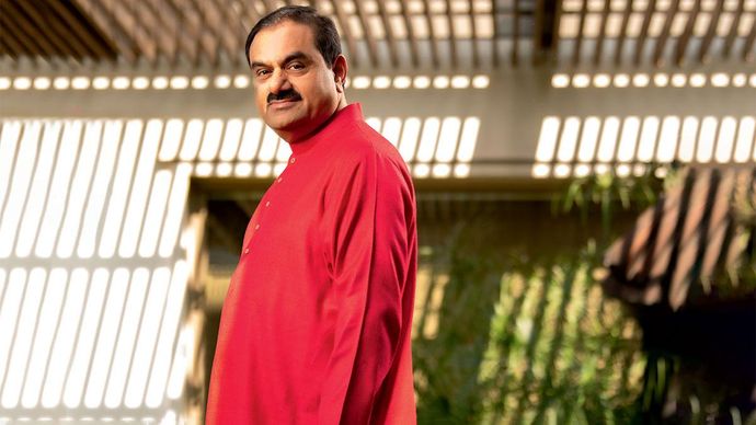 गौतम अदाणीः हिंडनबर्ग के आरोपों के बाद अदाणी ग्रुप की कंपनियां कैसे फिसल गईं