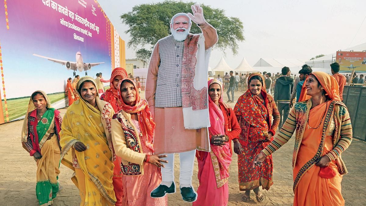 जीत की सारथी : मार्च 2022 में उत्तर प्रदेश विधानसभा चुनाव में शानदार जीत के बाद अपने संबोधन में प्रधानमंत्री नरेंद्र मोदी ने इसका श्रेय महिलाओं को दिया था और कहा था कि वे इस जीत की सारथी हैं