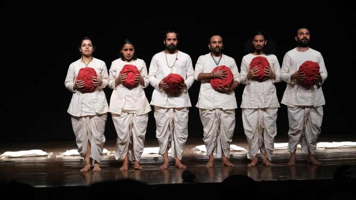 हुंकारो नाटक के कलाकार