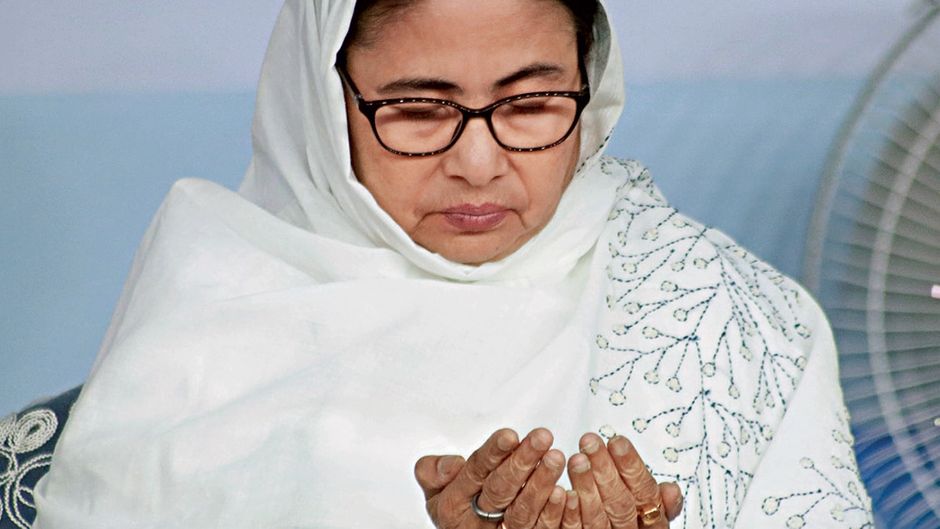 मजबूती की दुआ! ममता बनर्जी 12 अप्रैल को कोलकाता म्युनिसिपल कॉर्पोरेशन की दावत-ए-इफ्तार पार्टी के दौरान