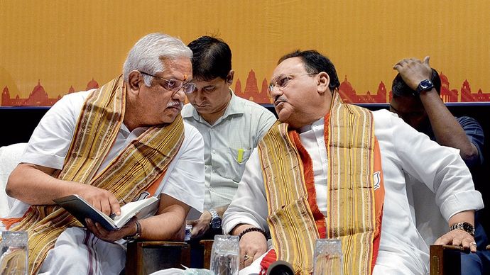 मंथन : भाजपा अध्यक्ष जे.पी. नड्डा (दाएं) के साथ बी.एल. संतोष
