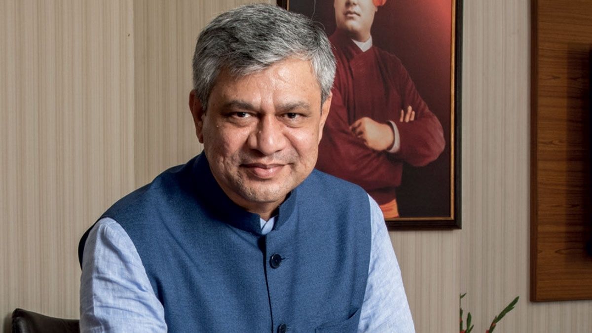 अश्विनी वैष्णव, संचार, इलेक्ट्रॉनिक्स और आइटी मंत्री