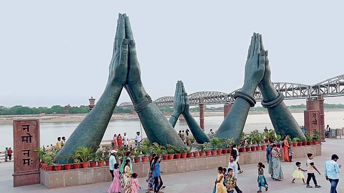 नमो नम: वाराणसी में बने नए नमो घाट का एक दृश्य