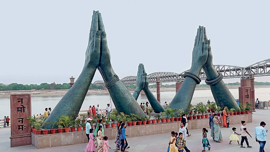 नमो नम: वाराणसी में बने नए नमो घाट का एक दृश्य