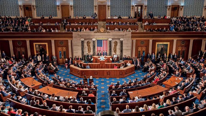 बड़े ध्यान से अमेरिकी कांग्रेस के संयुक्त अधिवेशन में 22 जून को प्रधानमंत्री मोदी का संबोधन