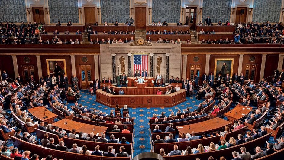 बड़े ध्यान से अमेरिकी कांग्रेस के संयुक्त अधिवेशन में 22 जून को प्रधानमंत्री मोदी का संबोधन