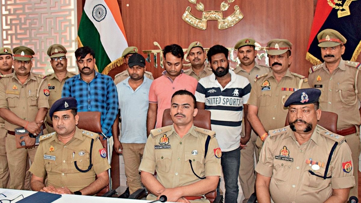 उस्तादों के उस्ताद: ग्राम विकास अधिकारी की परीक्षा में गोरखपुर में पकड़े गए सॉल्वर