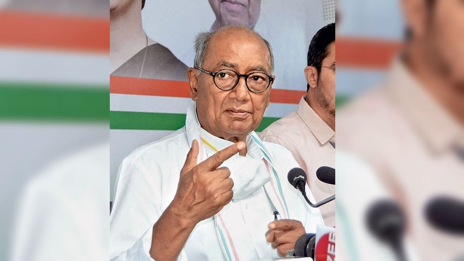 जमीनी नेता: भोपाल में एक प्रेस कॉन्फ्रेंस के दौरान दिग्विजय सिंह