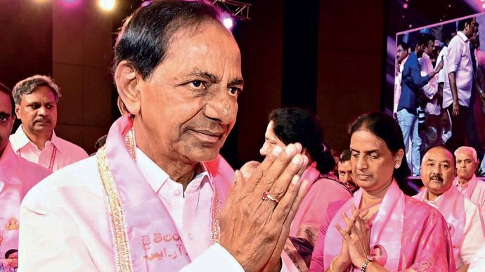 लोगों से मिलते केसीआर