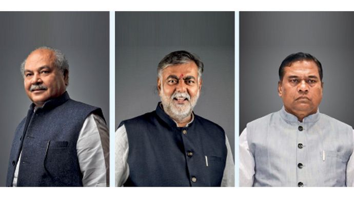 ऊंचे दांव (बाएं से दाएं) केंद्रीय मंत्री नरेंद्र सिंह तोमर, प्रह्लाद सिंह पटेल और फग्गन सिंह कुलस्ते