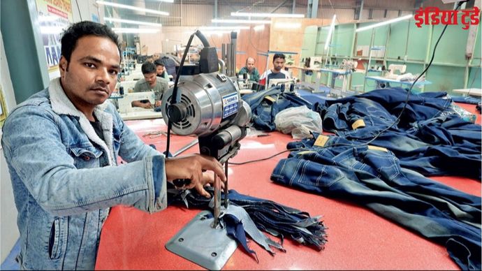 मोहम्मद अय्यूब अंसारी. वे उन कुशल कारीगरों में से थे जो कोविड के दौरान अपने घर लौट आए