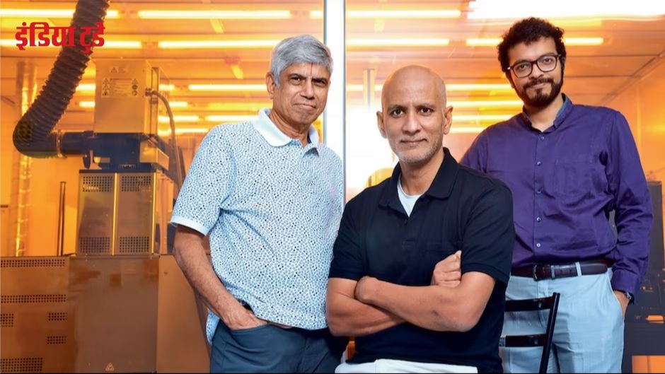 कंडक्टर के मास्टर (बाएं से) आर. मुरलीधरन, श्रीनिवासन राघवन और हरीश चंद्रशेखर