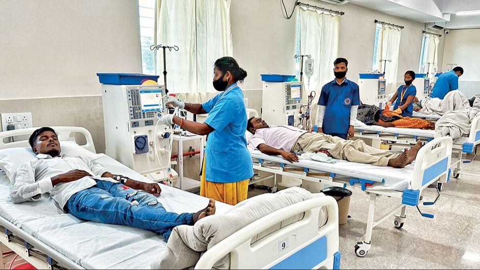 बाबू आर.एन. सिंह, डायलिसिस सेंटर, गांव भरौली, गोरखपुर