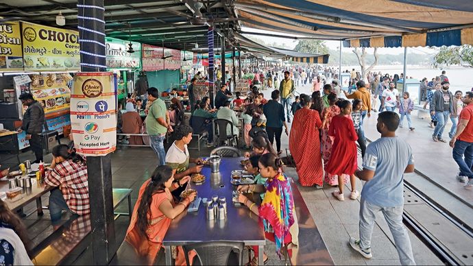 कांकरिया लेक फूड हब अहमदाबाद