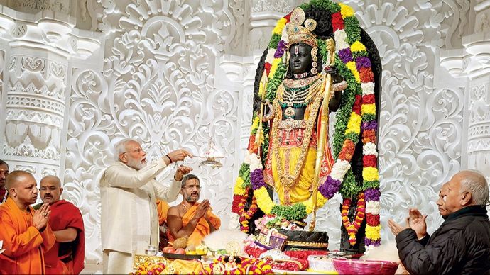 अयोध्या में राम लला की प्राण-प्रतिष्ठा के दौरान पीएम मोदी