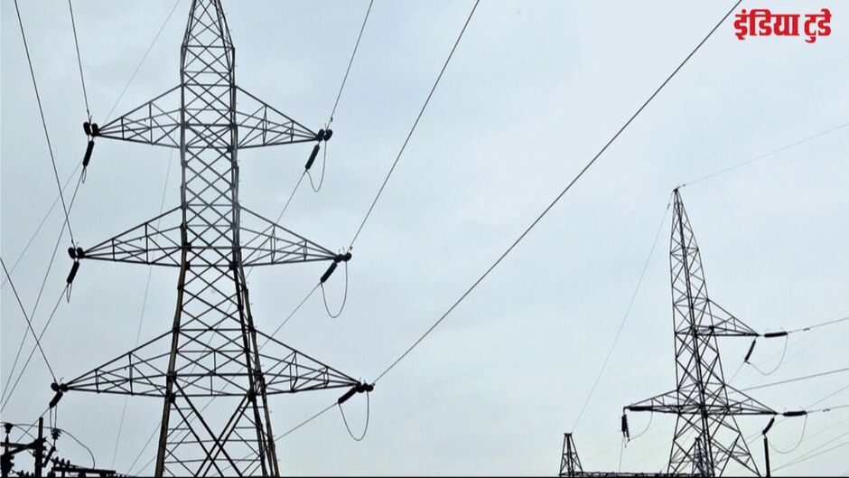 अधिकांश राज्यों में सरकार संचालित डिस्कॉम (डिस्ट्रीब्यूशन कंपनियों) का संचित घाटा बढ़ा जिससे सुधार की तत्काल जरूरत आन पड़ी