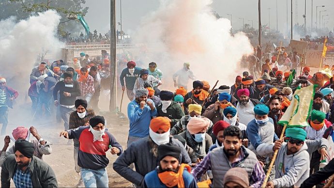 शंभू बॉर्डर पर 21 जनवरी को प्रदर्शनकारी किसानों और हरियाणा पुलिस में झड़प