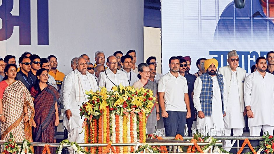 दिल्ली के रामलीला मैदान में 31 मार्च को 'लोकतंत्र बचाओ' रैली में 'इंडिया' ब्लॉक के नेता