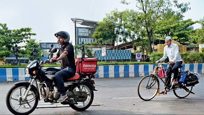 भारत में खुद के रोजगार और असंगठित क्षेत्र के मुकाबले काफी कम है नौकरियों की तादाद