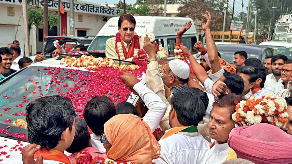 मेरठ-हापुड़ लोकसभा क्षेत्र के भाजपा प्रत्याशी अरुण गोविल किठौर में चुनाव प्रचार के दौरान