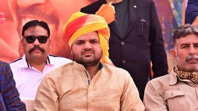 कैसरगंज के मौजूदा सांसद बृजभूषण शरण सिंह के बेटे करण भूषण सिंह