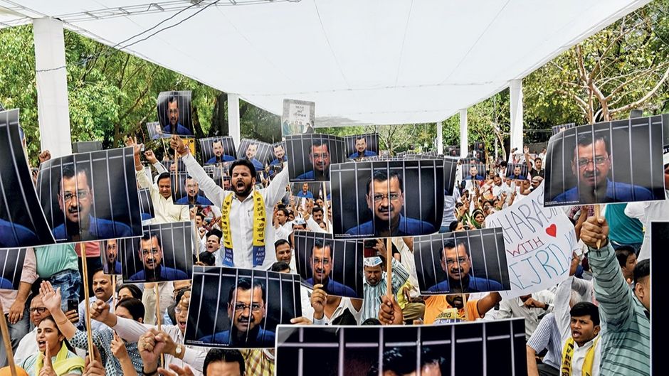 दिल्ली के मुख्यमंत्री अरविंद केजरीवाल के जेल जाने से उनके समर्थकों का उत्साह और बढ़ गया है