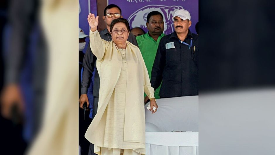 लखनऊ में पार्टी की रैली में बसपा की राष्ट्रीय अध्यक्ष मायावती