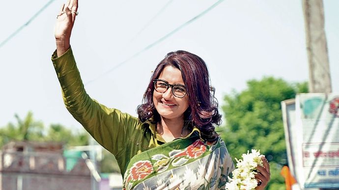 हुगली लोकसभा क्षेत्र से टीएमसी की उम्मीदवार अभिनेत्री रचना बनर्जी