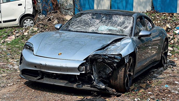 पुणे में जानलेवा हादसे की वजह बनी पोर्श टायकन