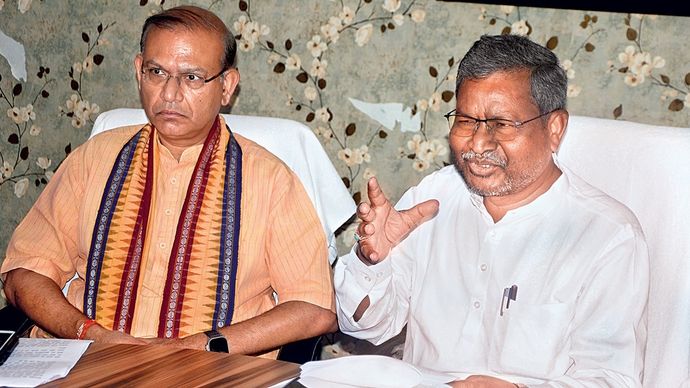 पूर्व केंद्रीय मंत्री जयंत सिन्हा और झारखंड भाजपा अध्यक्ष बाबूलाल मरांडी