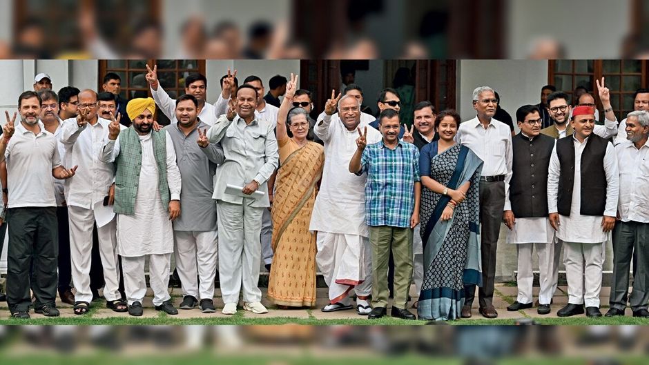 नई दिल्ली में 1 जून को मल्लिकार्जुन खड़गे के घर पर गठबंधन के नेता