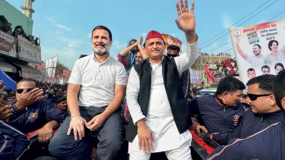 राहुल गांधी और अखिलेश यादव यूपी में एक प्रचार अभियान के दौरान